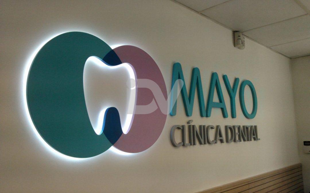 Logotipo con retroiluminación