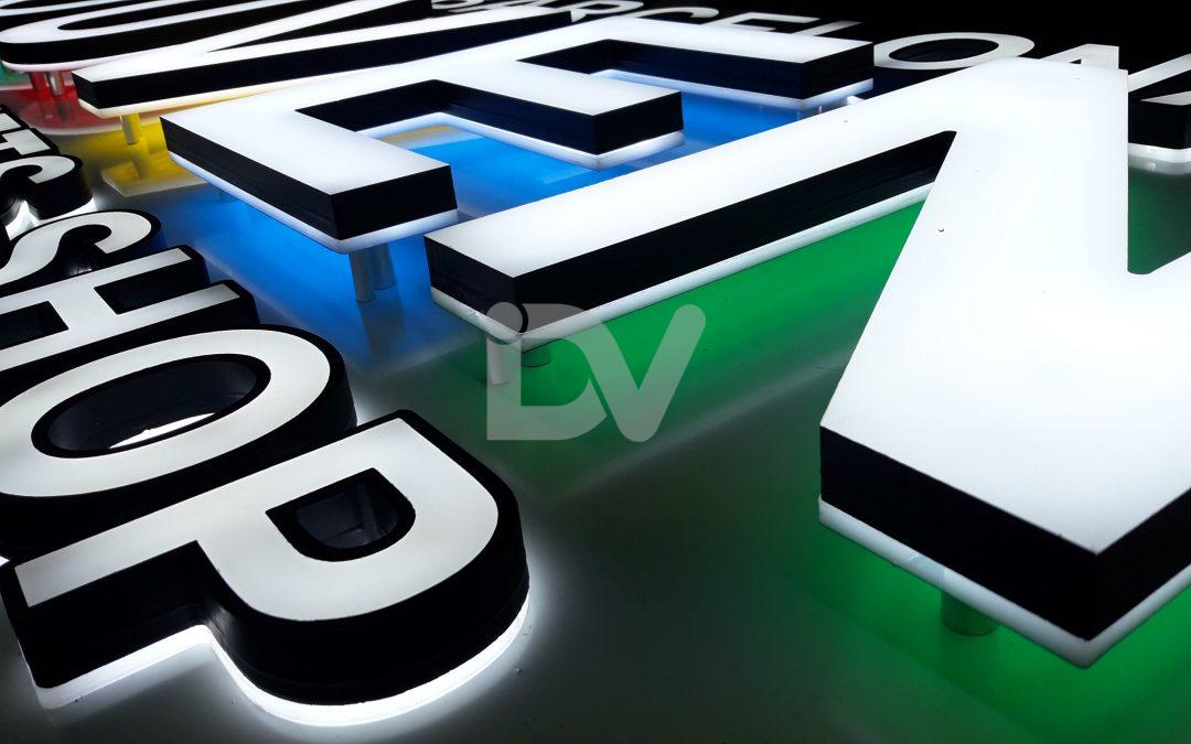 Rótulo de letras con doble iluminación