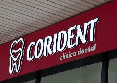 clínica dental rótulo